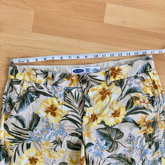 OLD NAVY Tropical Everyday Linen Shorts Mid-Rise - Picture 3 of 8